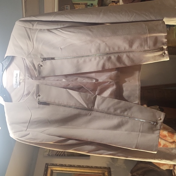 Blazer - Picture 2 of 4